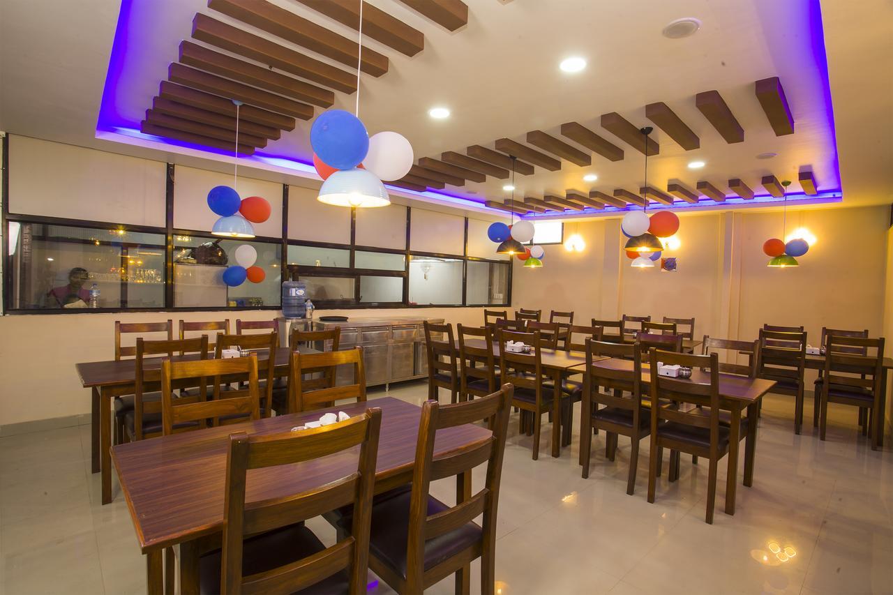 Oyo 146 Somewhere Hotel & Resturant كاتماندو المظهر الخارجي الصورة