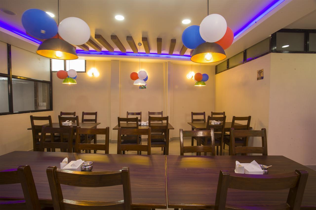 Oyo 146 Somewhere Hotel & Resturant كاتماندو المظهر الخارجي الصورة