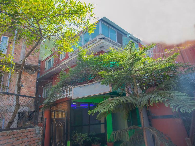 Oyo 146 Somewhere Hotel & Resturant كاتماندو المظهر الخارجي الصورة