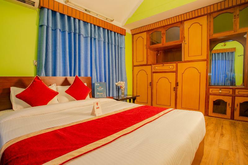 Oyo 146 Somewhere Hotel & Resturant كاتماندو المظهر الخارجي الصورة