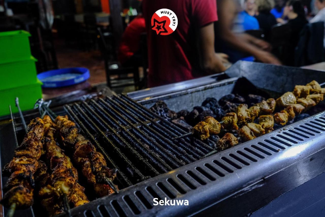 Oyo 146 Somewhere Hotel & Resturant كاتماندو المظهر الخارجي الصورة